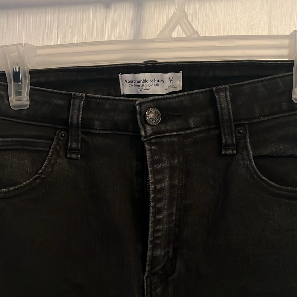 Black Abercrombie skinny jeans - Picture 2 of 2